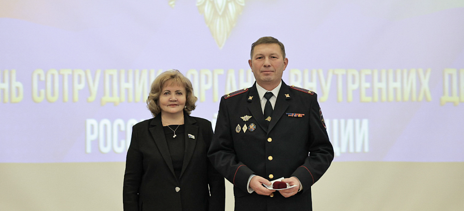 Людмила Бабушкина оценила вклад сотрудников ОВД в обеспечение безопасности уральцев