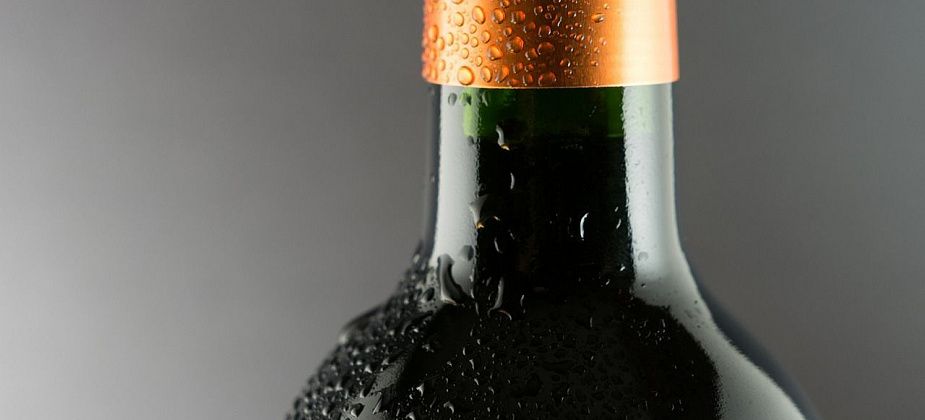 Под суд пошел серовчанин, который пытался похитить из магазина две бутылки шампанского. Ему грозит до 4 лет колонии