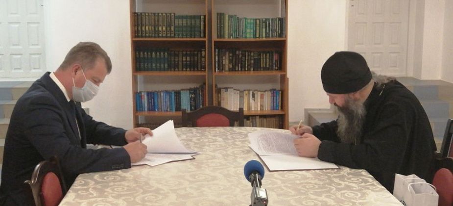 Епархия и администрация Серова продолжают сотрудничество. Мэр: "Успешно строим духовный центр"