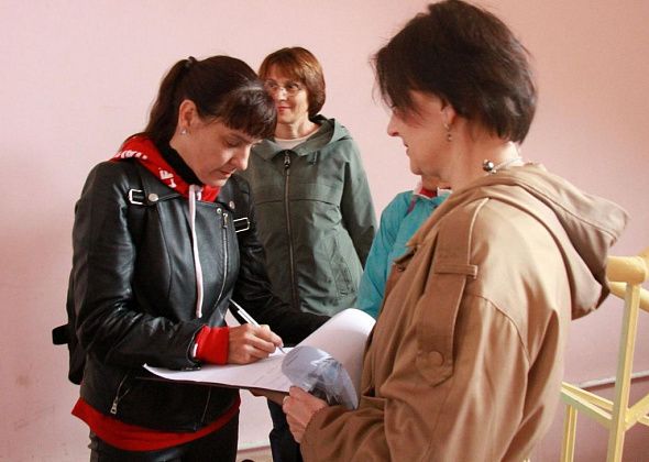 Серовчане собирают подписи под обращением к мэру о реконструкции улицы Заславского