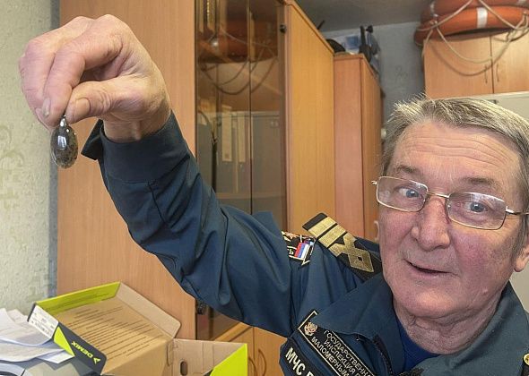 Украшения из Тигрового глаза и плошки из ореха. Инспектор ГИМС создает уникальные вещи из камней и дерева