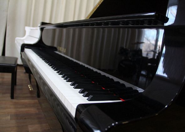 Серовчан приглашают послушать фортепианную классику, исполненную в 8 рук