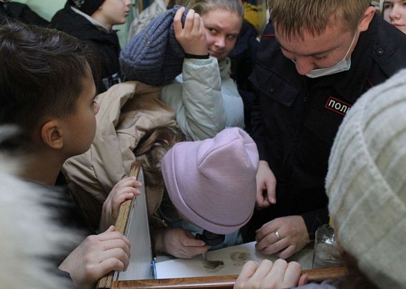 Школьники побывали в экспертно-криминалистическом подразделении полиции Серова