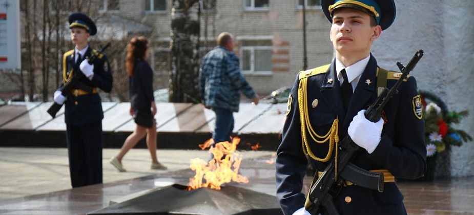 Главе – грамота. Ветеранам – концерты. Павшим – светлая память. В Серове отметили 76-ю годовщину Победы