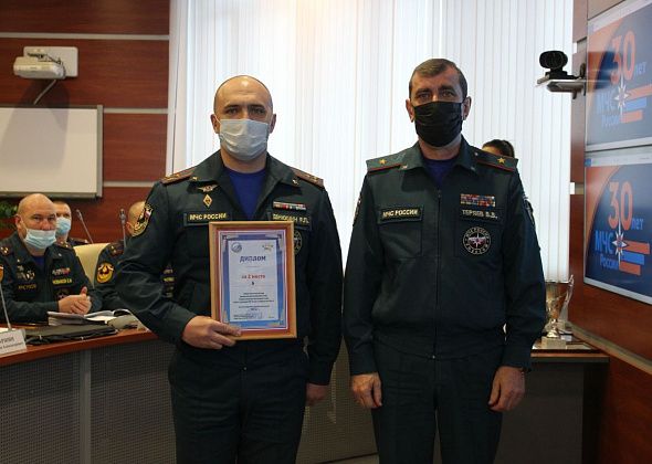 Главный спасатель города получил государственную награду