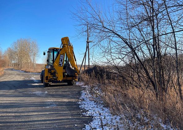 На окраине Серова убрали свалку из обрезанных ветвей деревьев