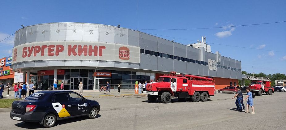 В Серове эвакуированы персонал и посетители ТЦ Nebo. На сей раз, в ходе учений 