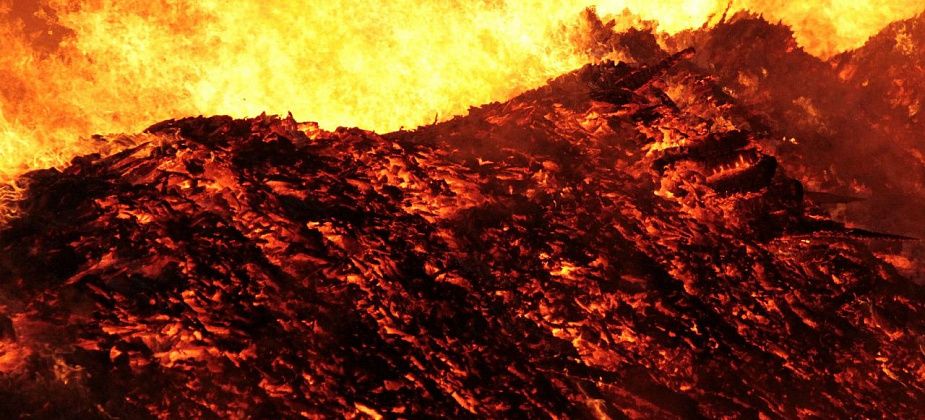 В Серове горела баня в коллективном саду и дважды - отходы деревообработки