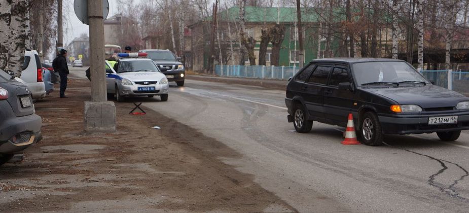 У здания полиции Серова сбили пешехода