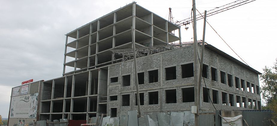 В Серове инвестор обвинил строительную компанию в фальсификации документов при споре о недостроенном доме 