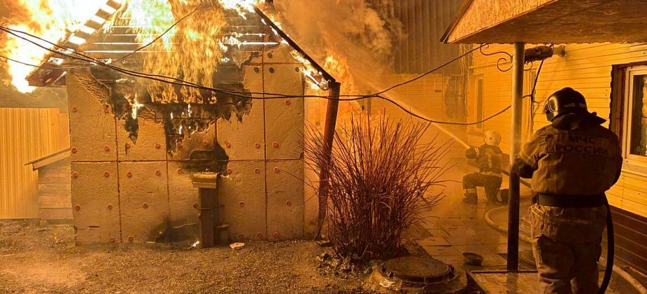 За два месяца у одного и того же дома в Серове произошло три возгорания