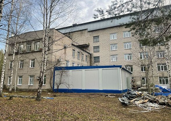 У Серовской горбольницы продолжается строительство модульного здания для ангиографа