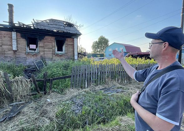 "Главное, что все живы". Таксист с пассажиром помогли вытащить пожилую серовчанку из горящего дома