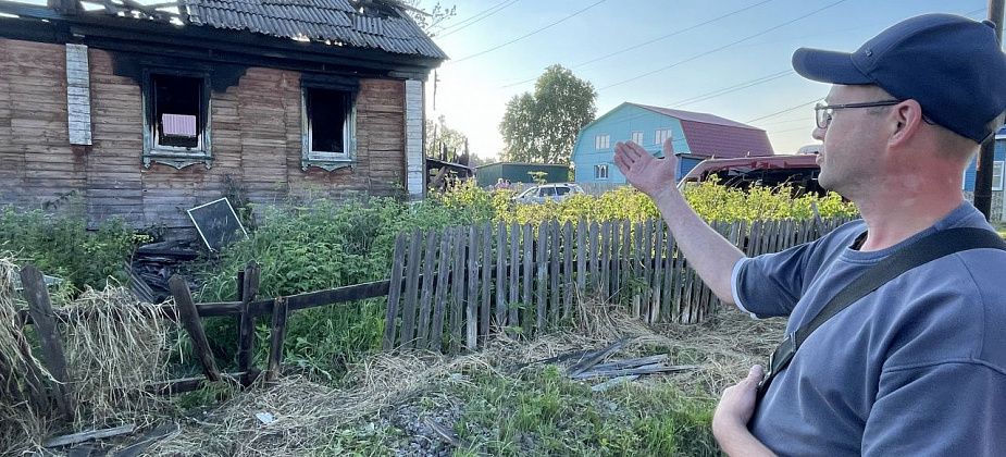 "Главное, что все живы". Таксист с пассажиром помогли вытащить пожилую серовчанку из горящего дома