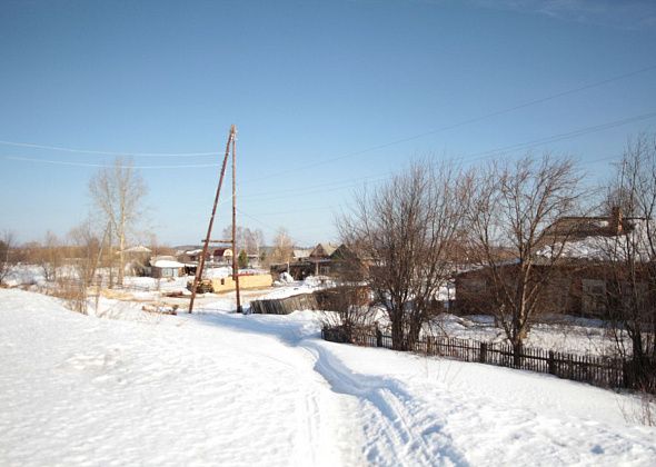 В поселке Урай почистили дороги от снега, но не везде