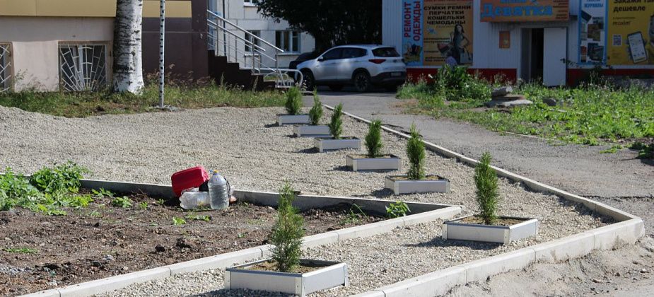 В Серове по улице Заславского частник благоустраивает пустырь