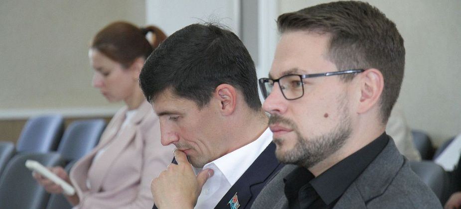 Стал известен график приемов горожан депутатами Думы Серова на сентябрь