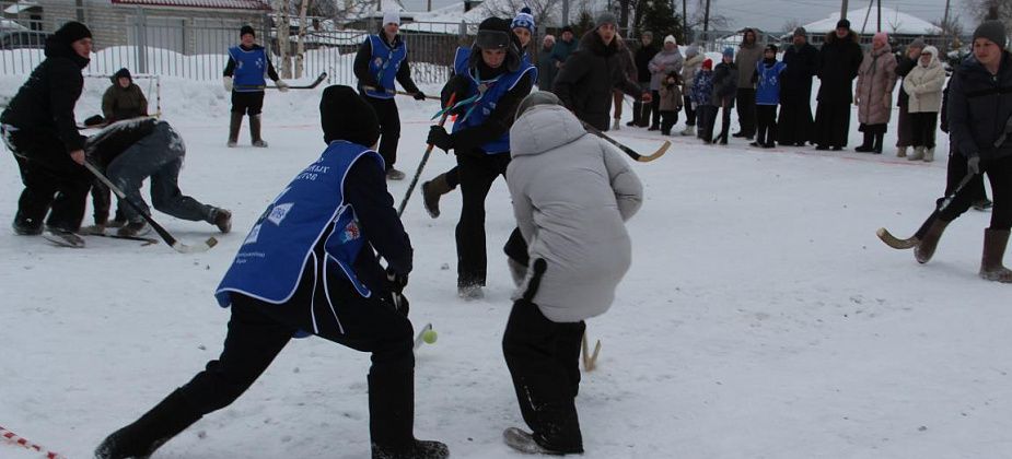 В турнире по хоккею на валенках юные серовчане заняли первое и второе места