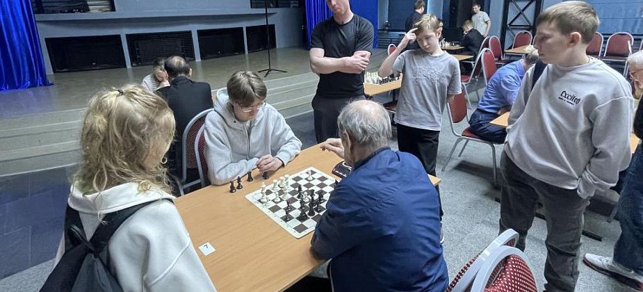 Семьдесят шахматистов сыграли в Серове на турнире памяти Геннадия Козлова