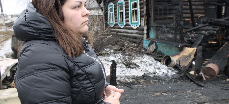 «Максим, Люба, мы горим! Выбегайте!». В Ключевом семья с двумя детьми осталась без крыши над головой