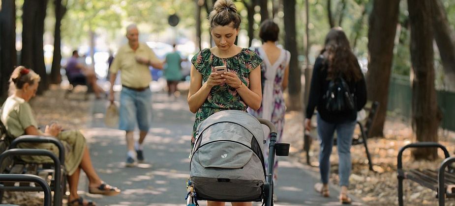 Молодая мама из Серова хотела продать через Интернет коляску. Но была обманута и лишилась денег
