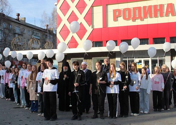В Серове прошла линейка, посвященная Дню белых журавлей