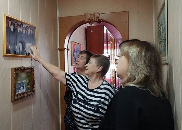 Полиция Серова поздравила ветеранов ПДН с 8 Марта