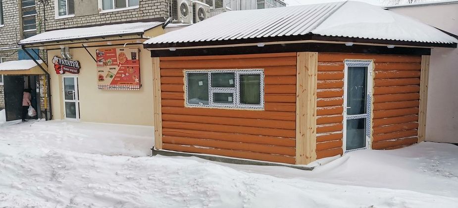 Власти Серова хотят демонтировать «бревенчатое сооружение» в центре города