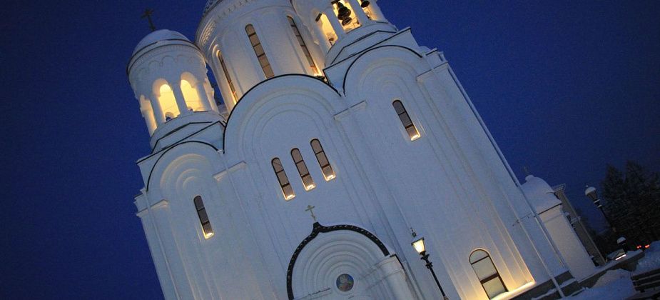 В серовском соборе наведут порядок к Рождеству. Прихожан зовут на субботник