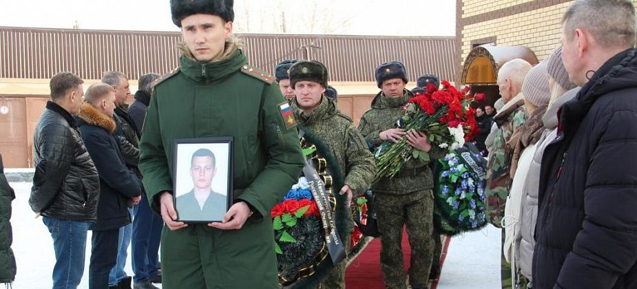 "Родным он тогда сказал: ”Выбора нет”. Серовчане простились с погибшим в ходе СВО Дмитрием Морозовым