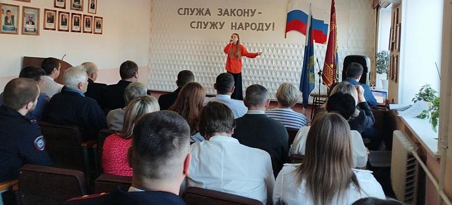 Собрание, посвященное Дню сотрудника органов внутренних дел, прошло в полиции Серова