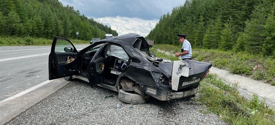 На трассе Серов - Ивдель нетрезвый водитель Toyota Camry погубил пассажира