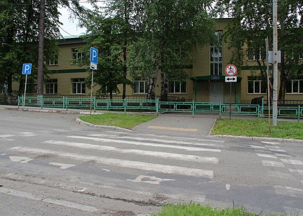 В центре Серова демонтировали два пешеходных перехода