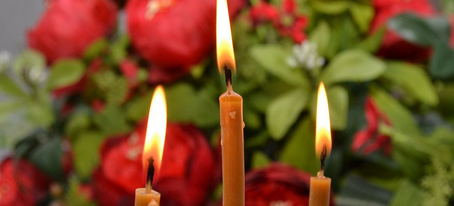 Радоваться за усопших, что в Царствие небесное попадут