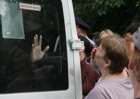 Из Серова на службу в армию проводили 27 призывников