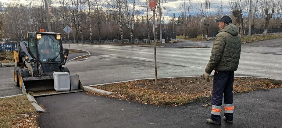 В Серове вышедшие из строя урны меняют на новые