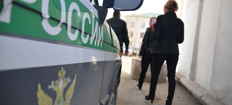 В Серове супруги помирились в кабинете пристава: "микроклимат семьи нарушала мама жены". Но она умерла