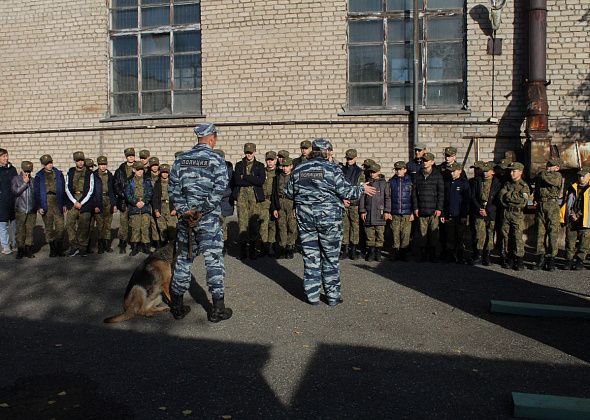 В «Единый день профилактики» кадеты посетили полицию Серова