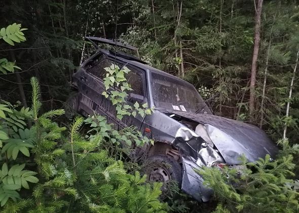 Под Серовом водитель ВАЗа уснул за рулем и отправил жену в больницу