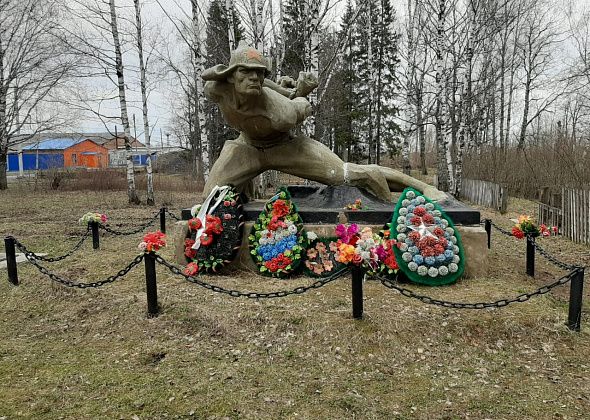 В Сосьве начали реконструировать памятник красногвардейцам. Пока только рушат