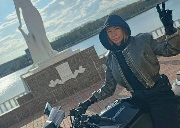 «Когда райдера выкидывает в дерево, никакая защита не спасет». Попавшей в ДТП серовчанке нужна помощь