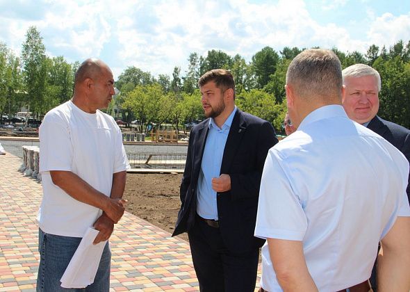 Сквер ДКМ - "отлично", водохранилище - “самое главное закончить”. Мэр объехал серовские стройки