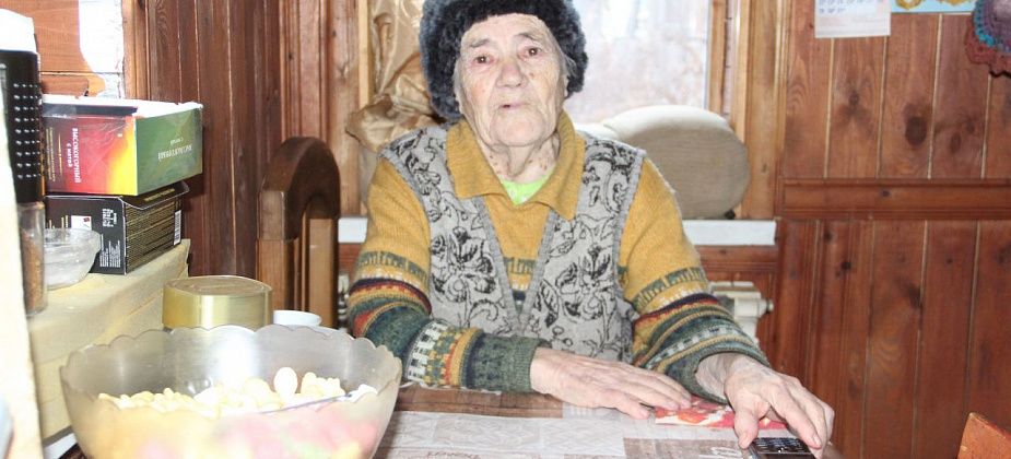 “Можно ворота на кладбище не закрывать”. Жители Морозково боятся закрытия ФАПа и магазина 