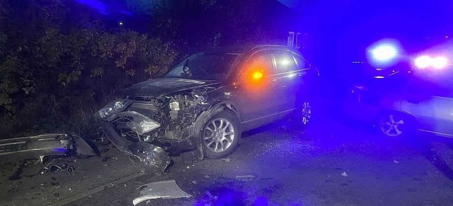 В столкновении трех автомобилей на перекрестке в Серове пострадали водитель и ребенок-пассажир