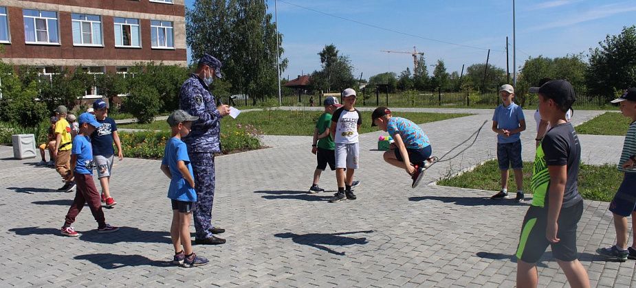 Для юных серовчан из лагеря при Центре детского творчества организовали «Школу  безопасности»