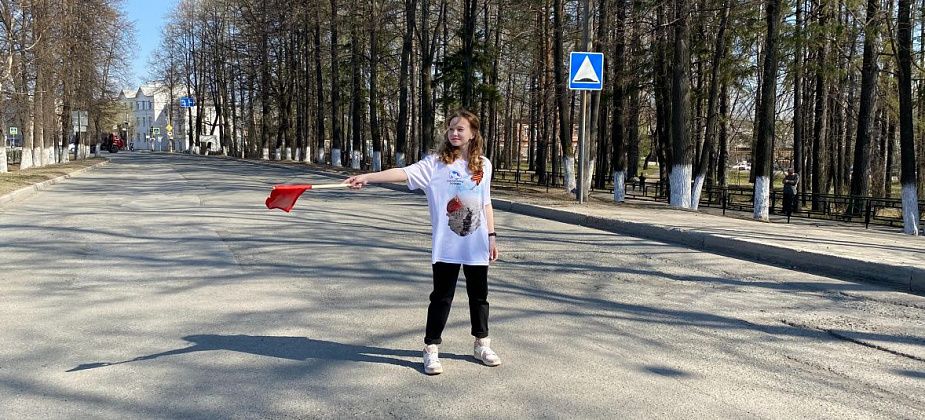 В Серове на праздничных мероприятиях 9 мая задействовали около 60 волонтеров Победы
