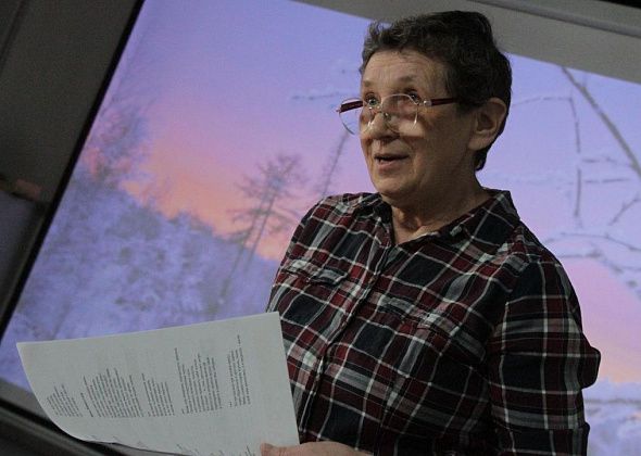 “Взгляд на мир вокруг меня”. Марина Демчук презентовала серовчанам юбилейный сборник стихов