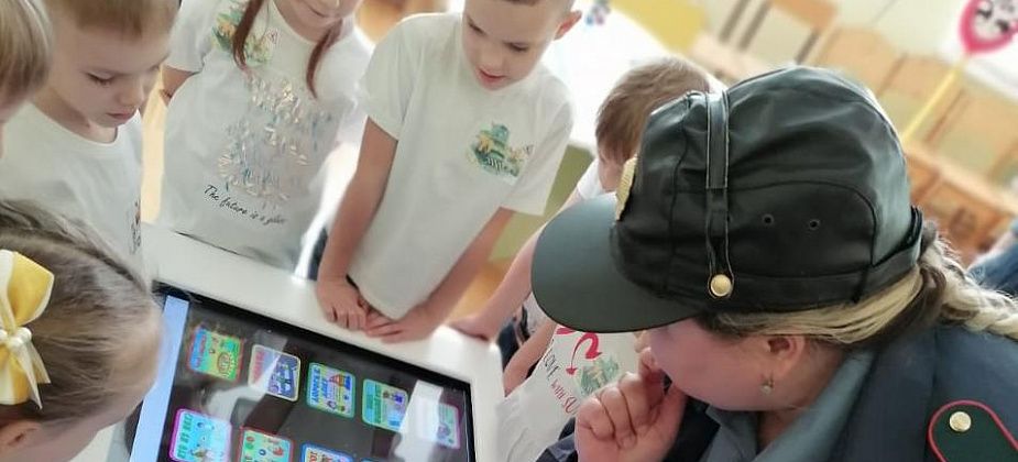 Юные серовчане из детского сада «Ромашка» посетили «Парк профессий»