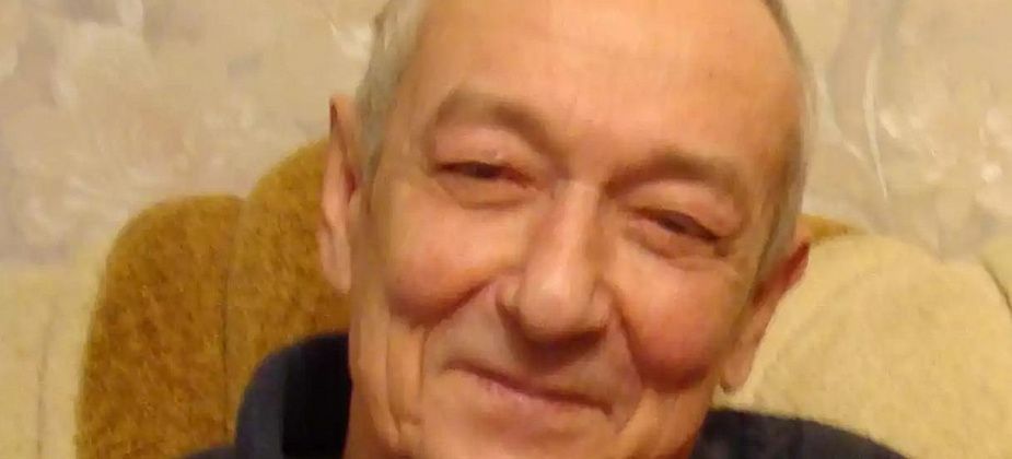 Для установки стелы в память об учителе физкультуры не хватает 15 000 рублей