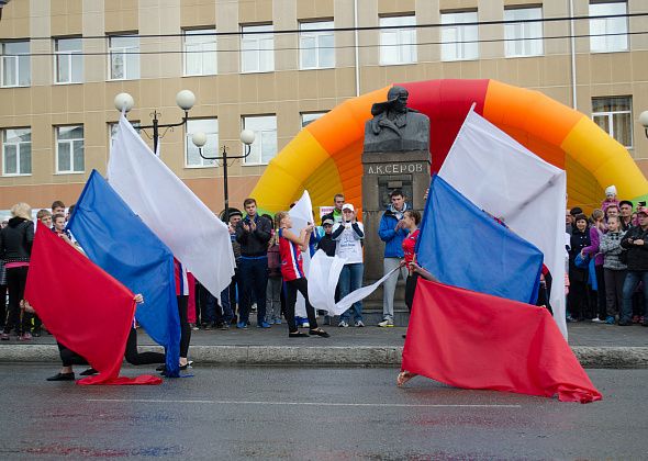 Администрация Серова закупает флаги России